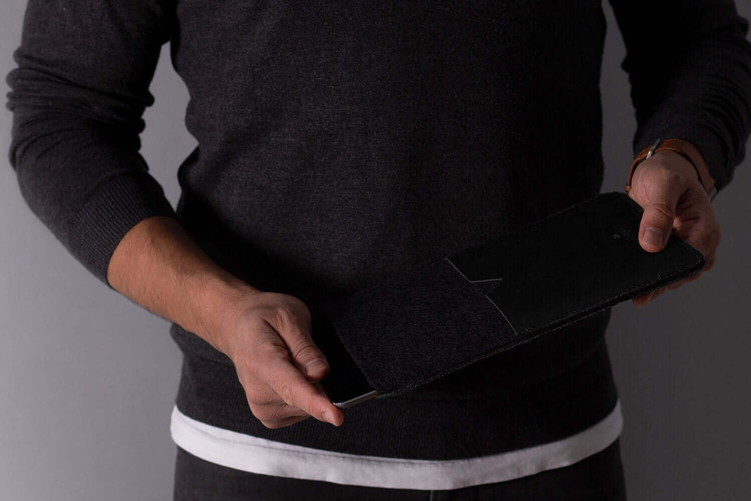 Black Edition – Leather iPad and Kindle Case Sleeve - Image 7