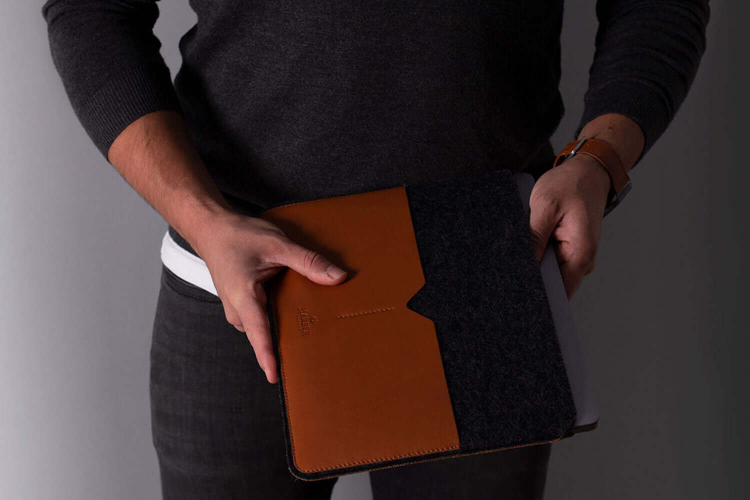 Black Edition – Leather MacBook Sleeve - Image 3