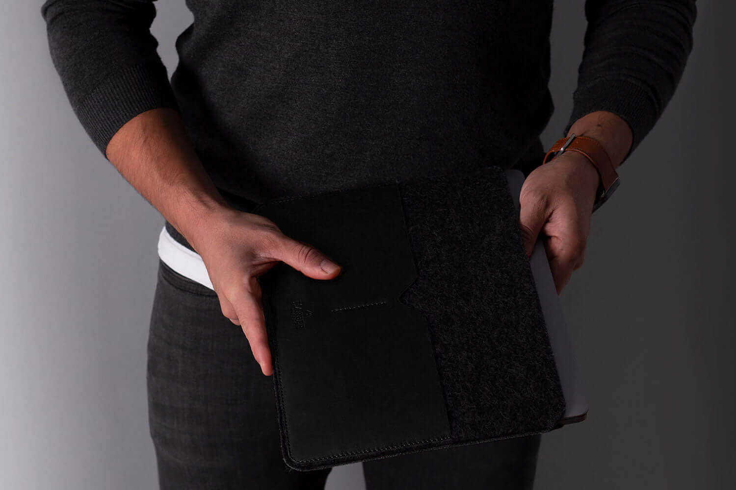 Black Edition – Leather MacBook Sleeve - Image 7