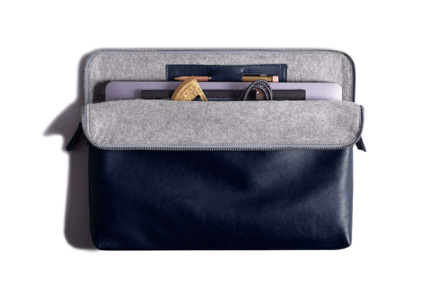 Carry-All MacBook Folio - Image 4