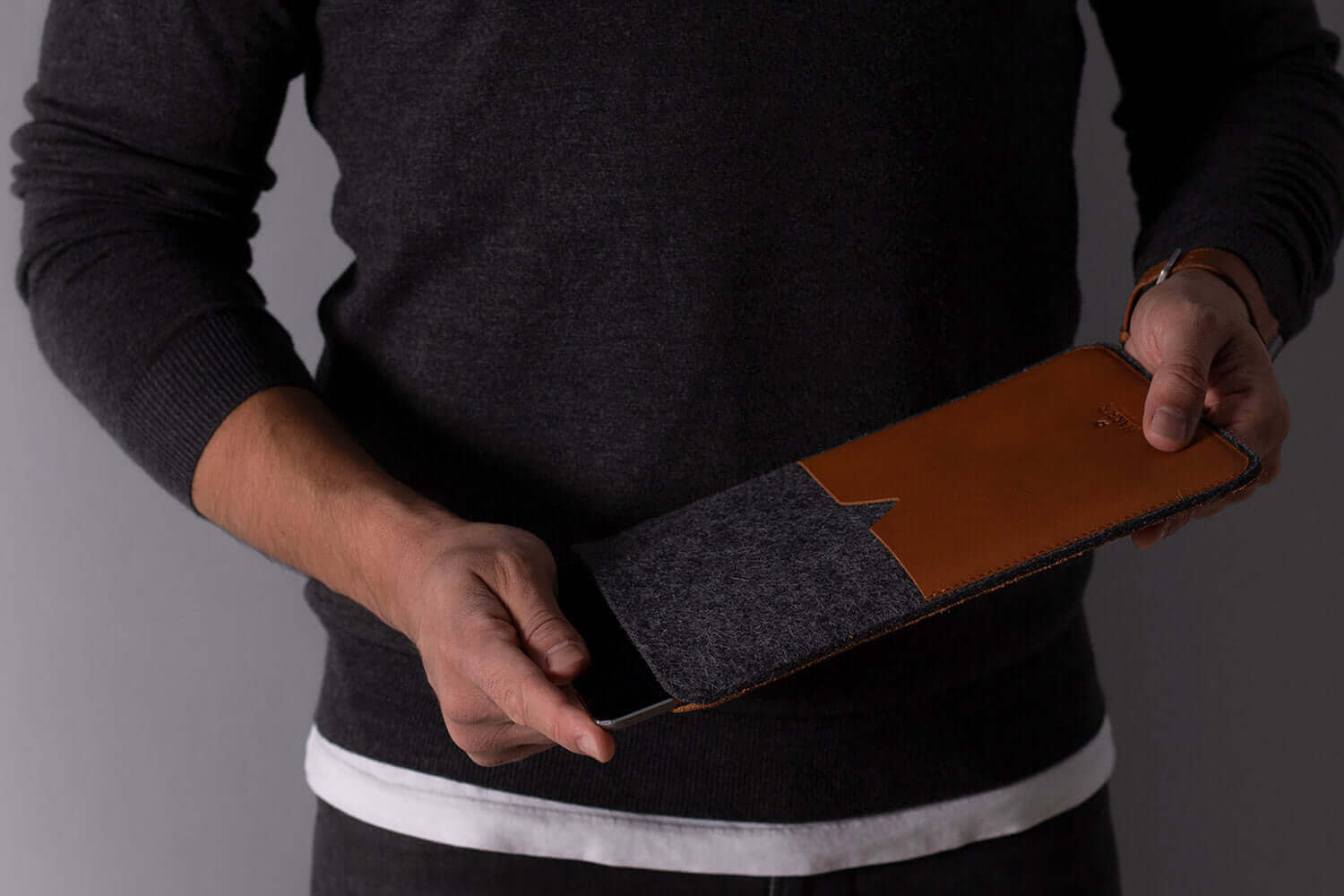 Classic – Leather iPad & Kindle Sleeve Case - Image 3