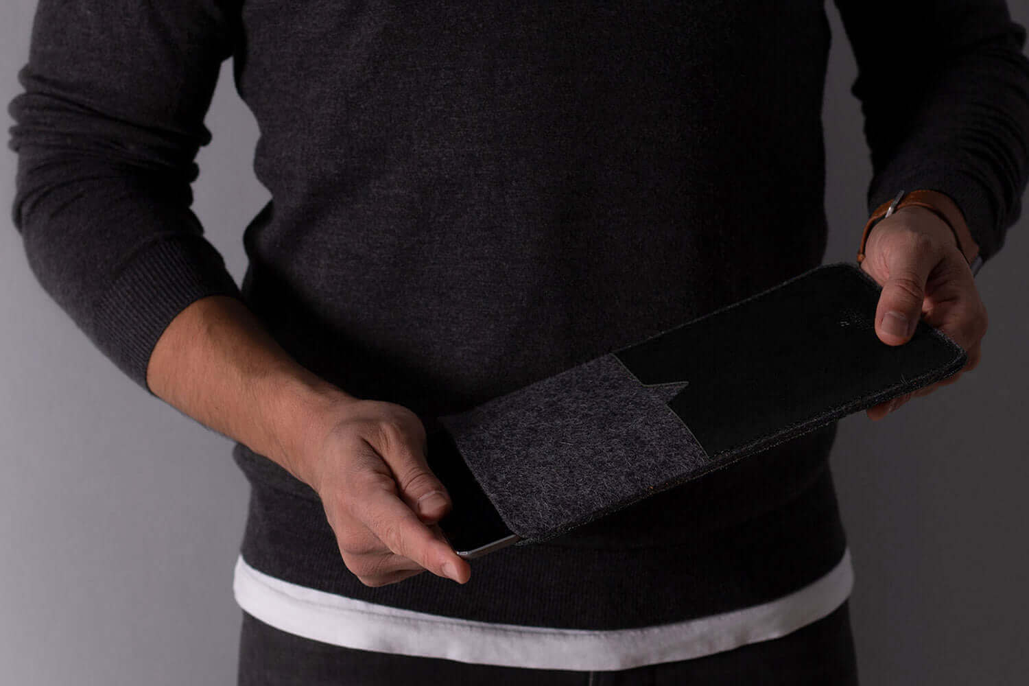 Classic – Leather iPad & Kindle Sleeve Case - Image 7