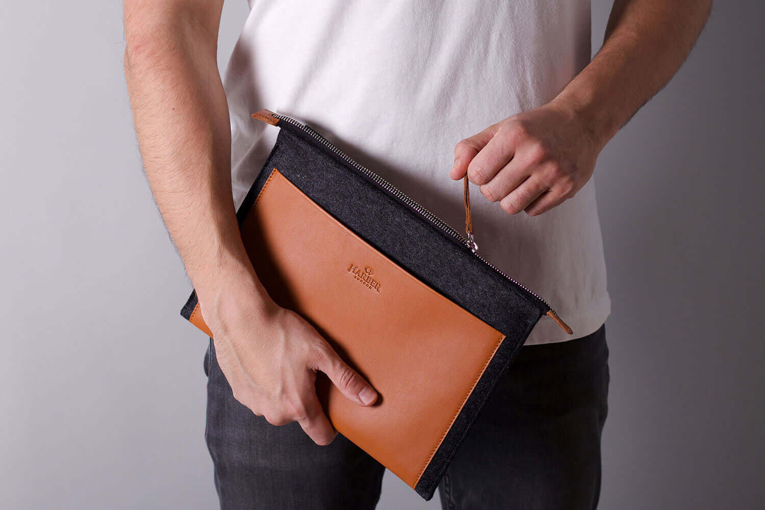 Folio Macbook Leather & Felt Sleeve - Image 3