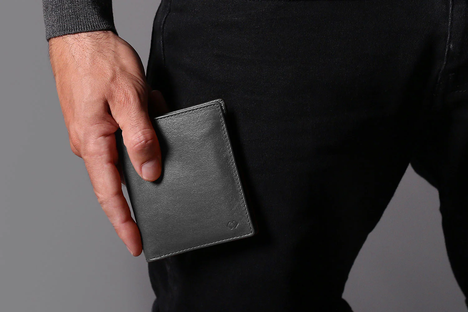 Leather Bifold Wallet with RFID Protection - Image 23