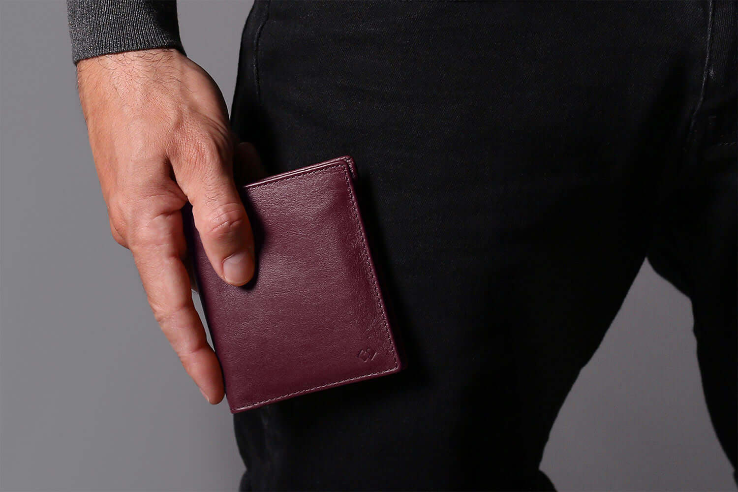 Leather Bifold Wallet with RFID Protection - Image 28