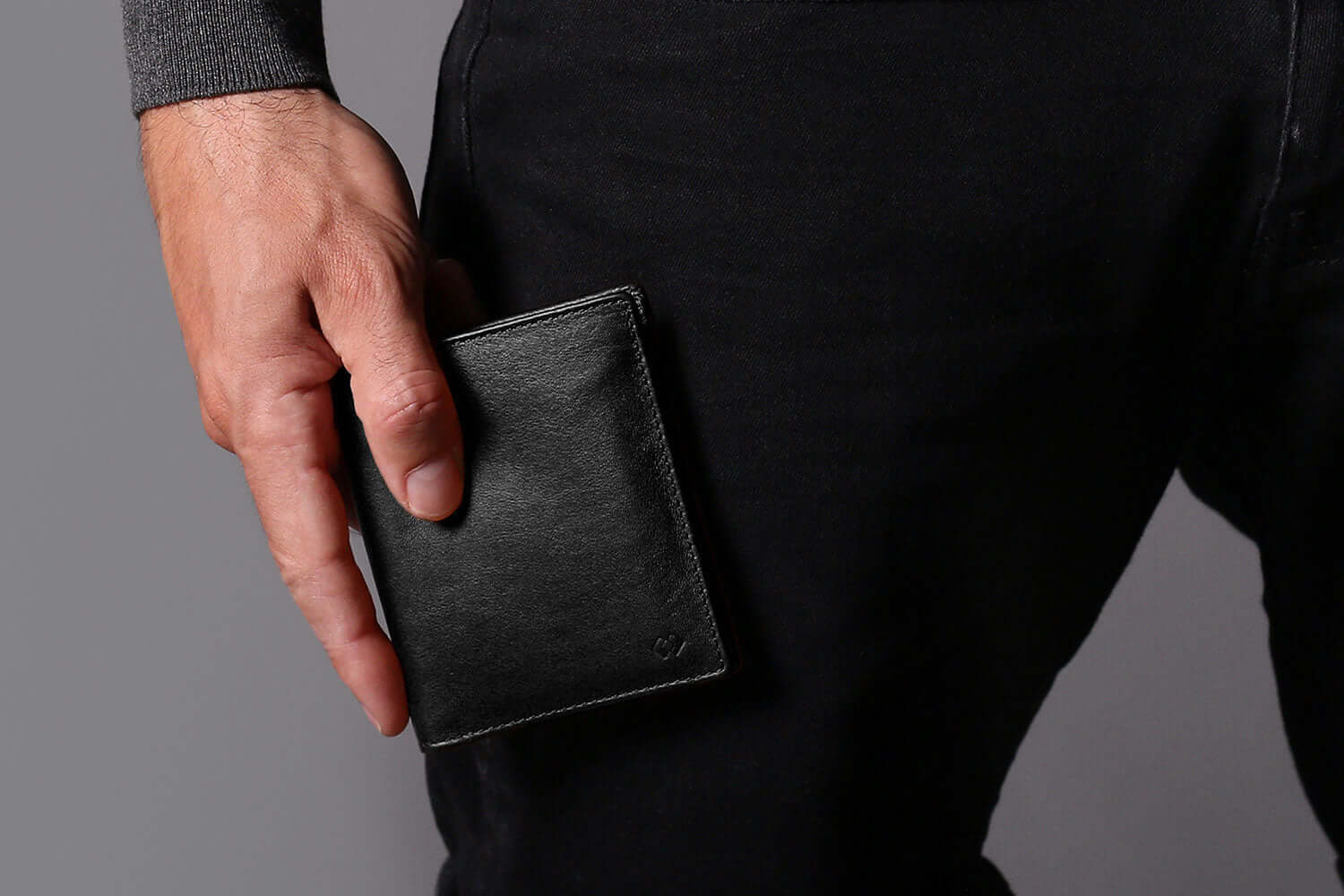 Leather Bifold Wallet with RFID Protection - Image 8