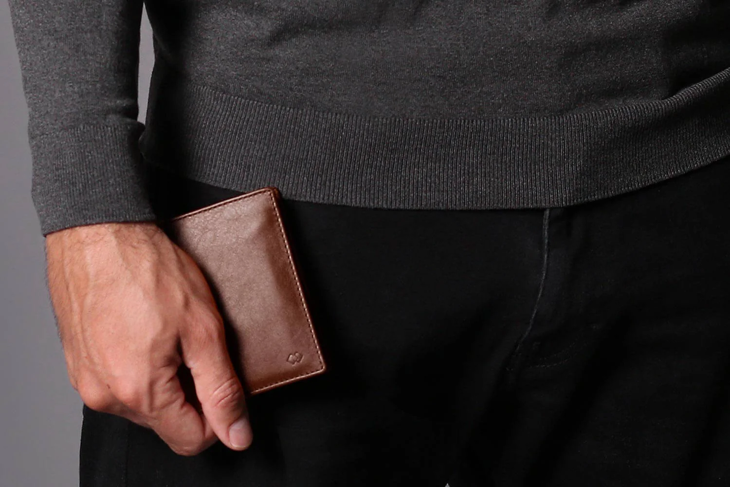 Leather Bifold Zip Wallet with RFID Protection - Image 9
