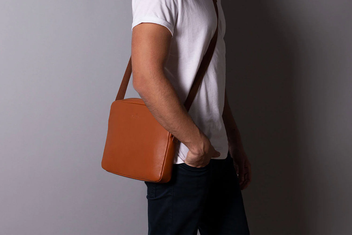 Leather Messenger Bag for iPad - Image 3