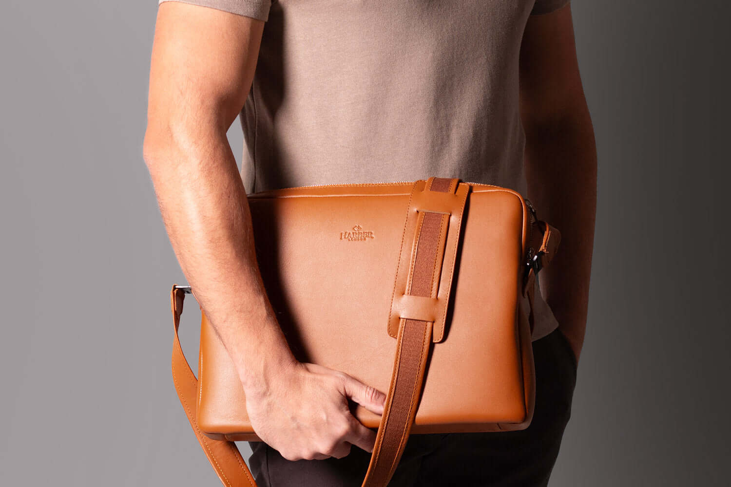Leather Messenger Bag for MacBook - Image 3