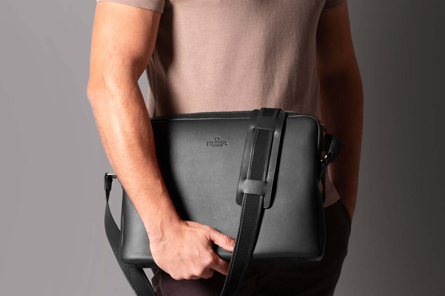 Leather Messenger Bag for MacBook - Image 9