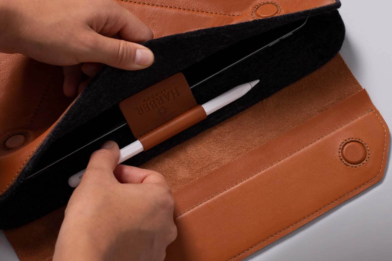 Magnetic Envelope Sleeve For iPad Pro - Image 8