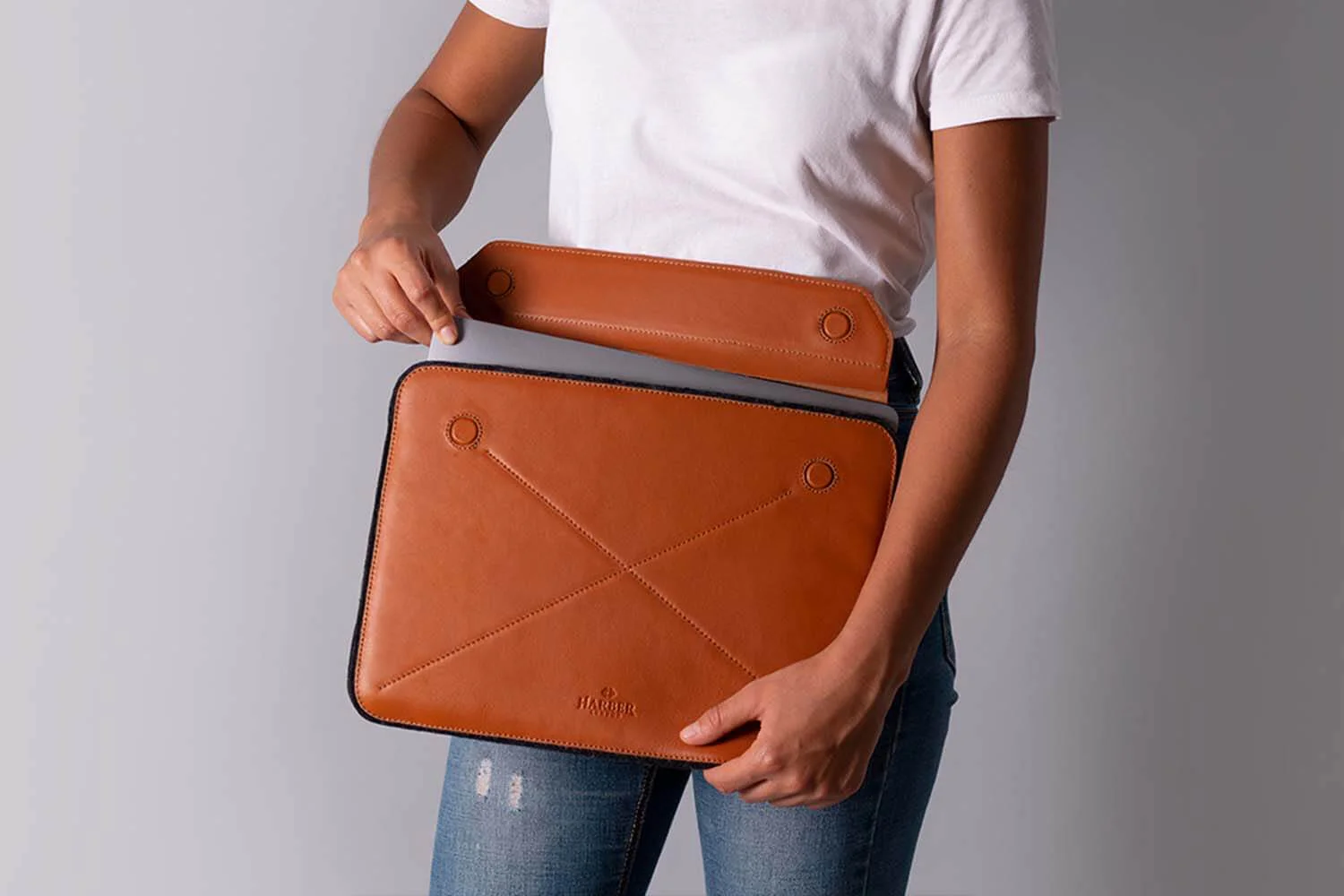 Magnetic Envelope Sleeve For MacBook - Image 7