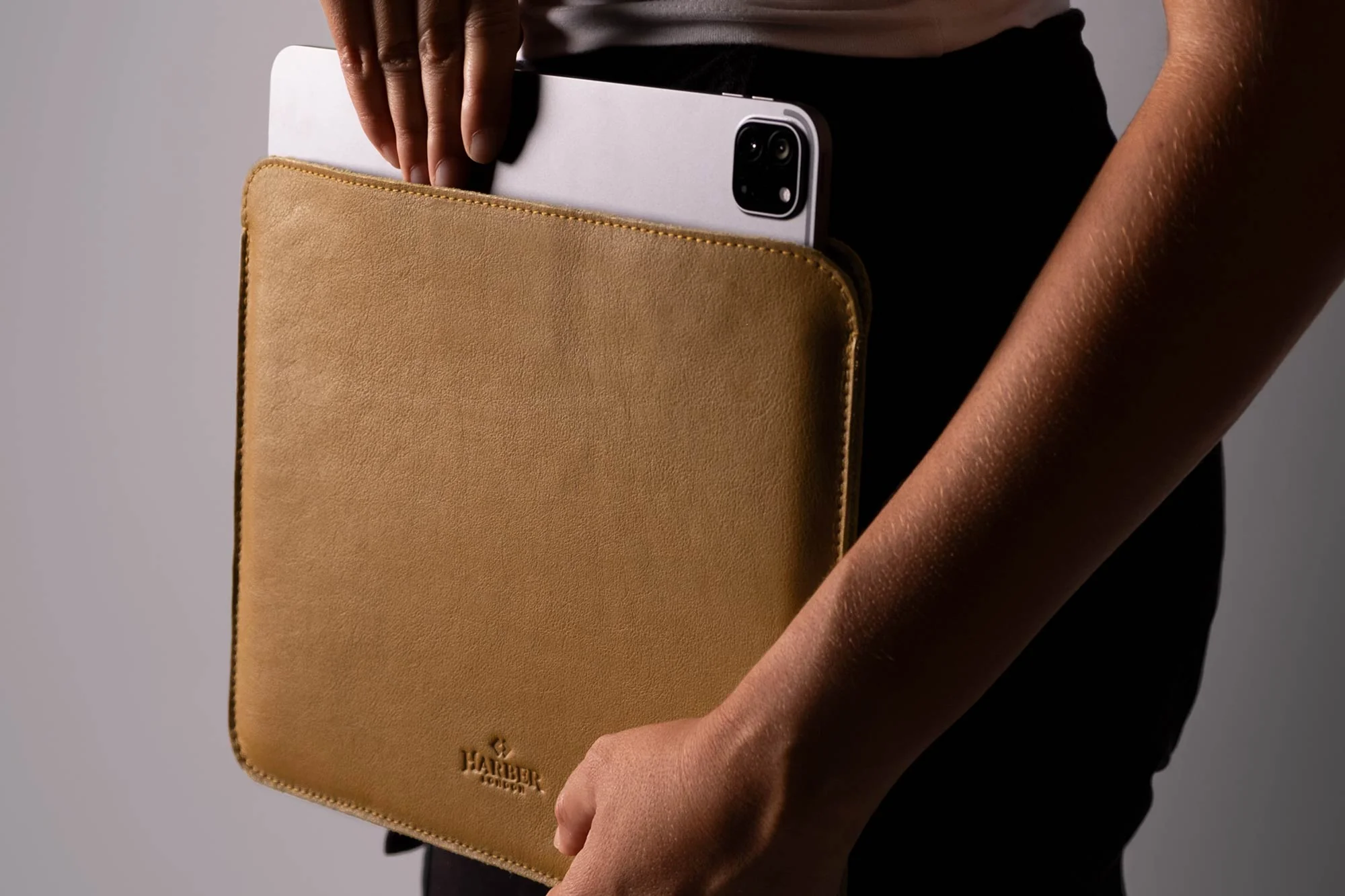 Slim iPad Pro EVO with Apple Pencil Holder - Image 29