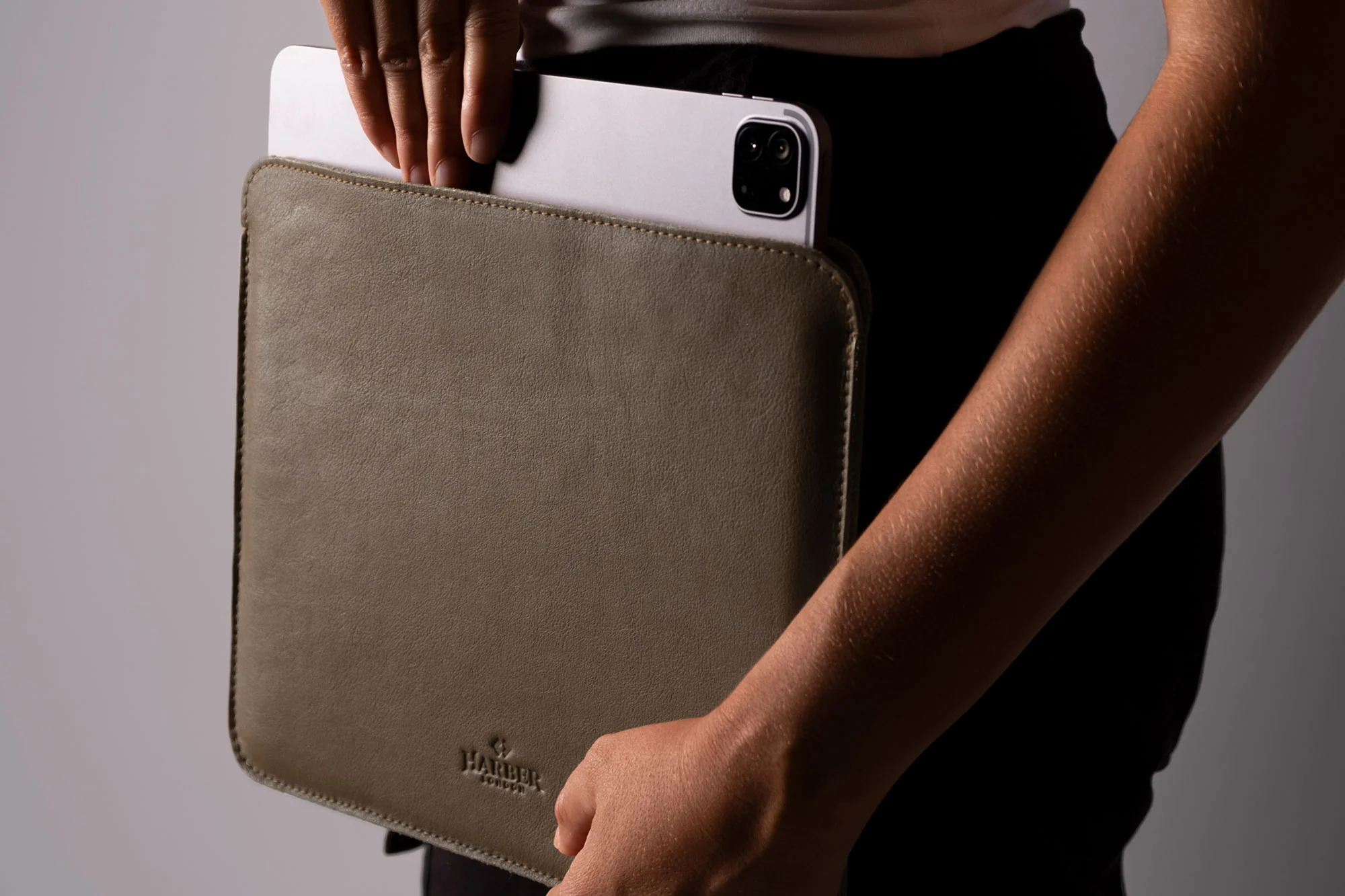 Slim iPad Pro EVO with Apple Pencil Holder - Image 35